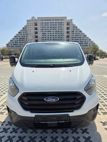Ford Transit Custom 2018. Image 2 of 12