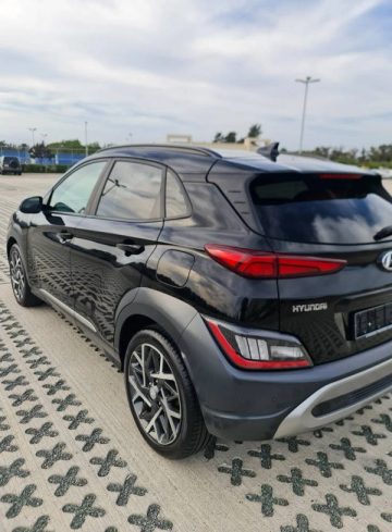 Hyundai Kona Hybrid 2022. Image 4 of 16