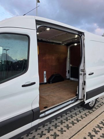 Ford Transit 2018. Image 8 of 15