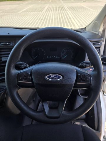 Ford Transit Custom 2018. Image 11 of 12