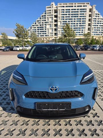 Toyota Yaris Cross Hybrid 2022. Image 2 of 10