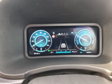 Hyundai Kona Hybrid 2022. Image 9 of 16