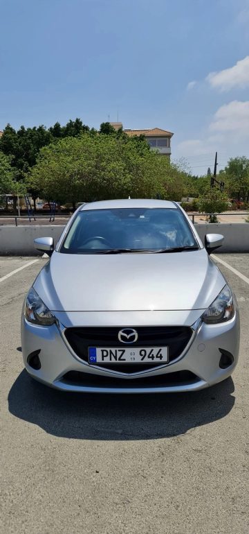 Mazda hatchback — εκκρεμεί ταυτοποίηση μοντέλου και έτους. Εικόνα 2 από 6