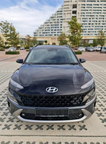 Hyundai Kona Hybrid 2022. Image 2 of 16