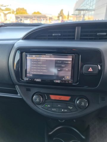 Toyota Vitz Hybrid 2017. Image 10 of 12