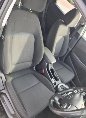 Hyundai Kona Hybrid 2022. Image 15 of 16