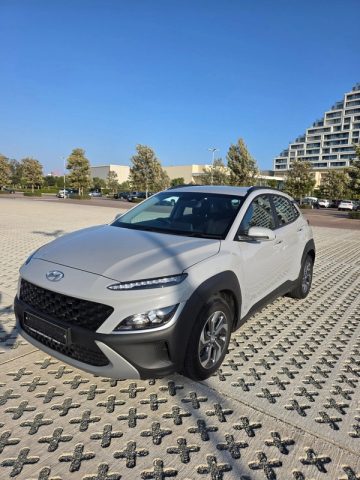Hyundai Kona Hybrid 2022. Image 3 of 12