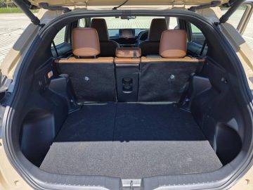 Toyota Yaris Cross 2023. Εικόνα 11 από 12