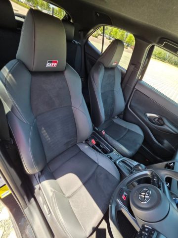 Toyota Yaris Cross GR Sport 2023. Εικόνα 8 από 9