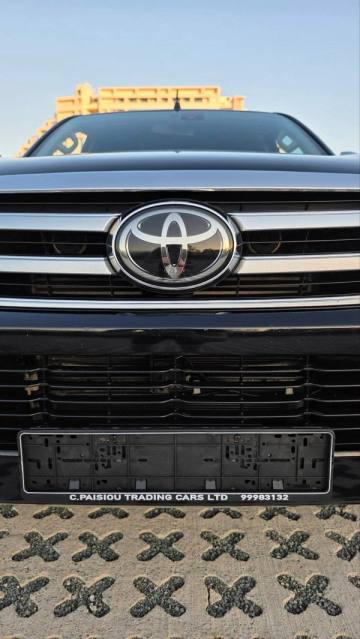 Toyota Hilux Invincible 2016 — φωτογραφία 7