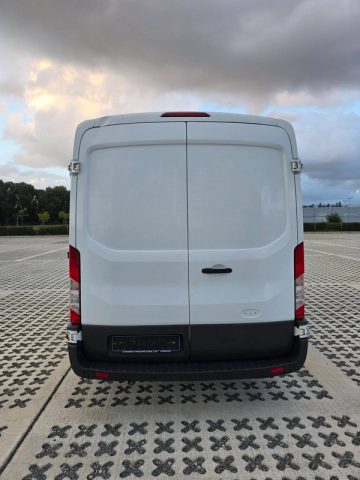 Ford Transit 2018. Image 5 of 15