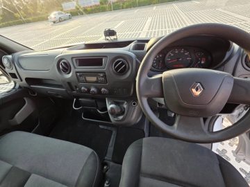 Renault Master 2019. Image 9 of 12