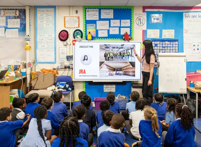Sophia Yu presenting to class of year 2 pupils