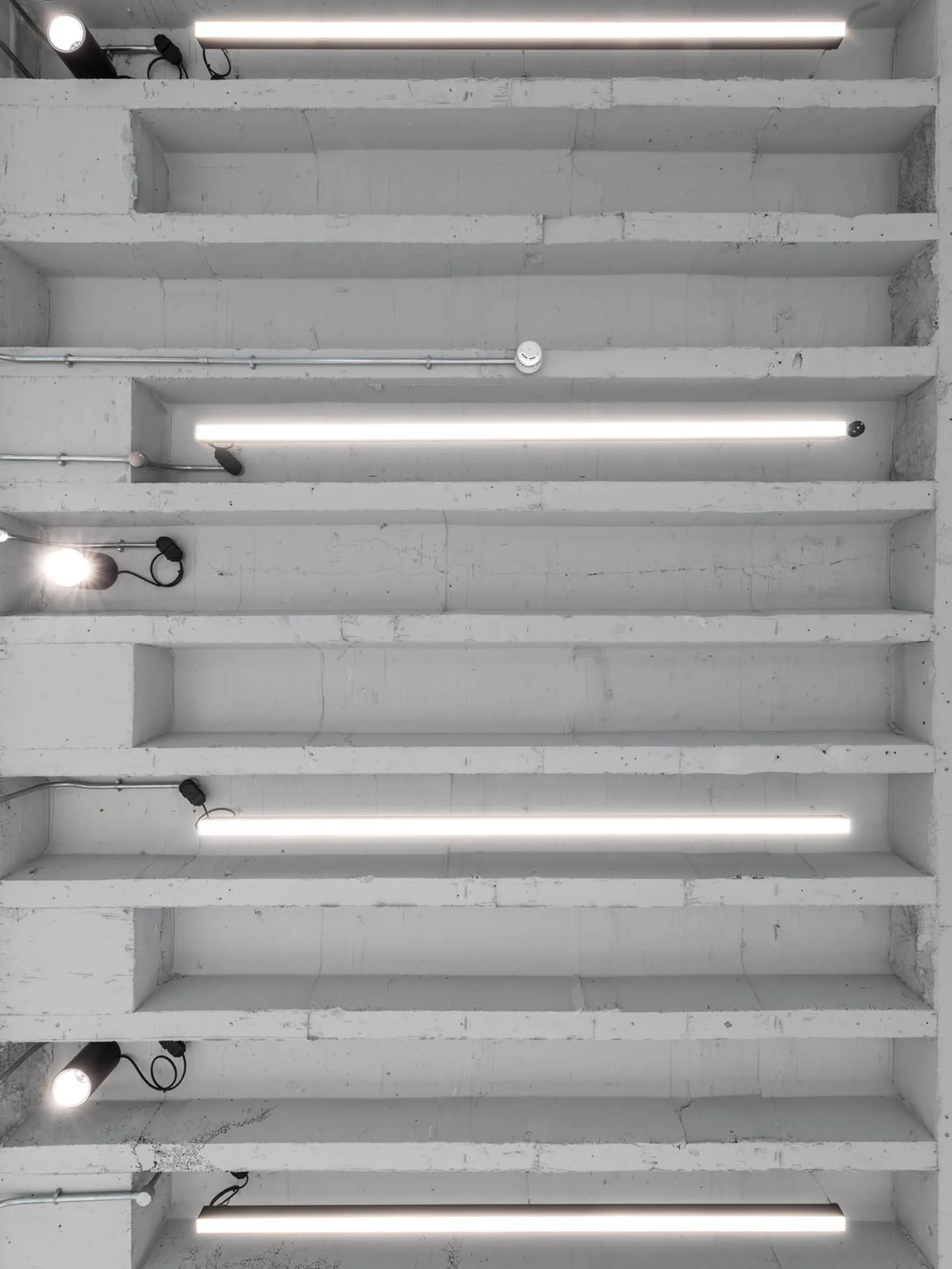 Recessed lighting in retained ceiling soffits