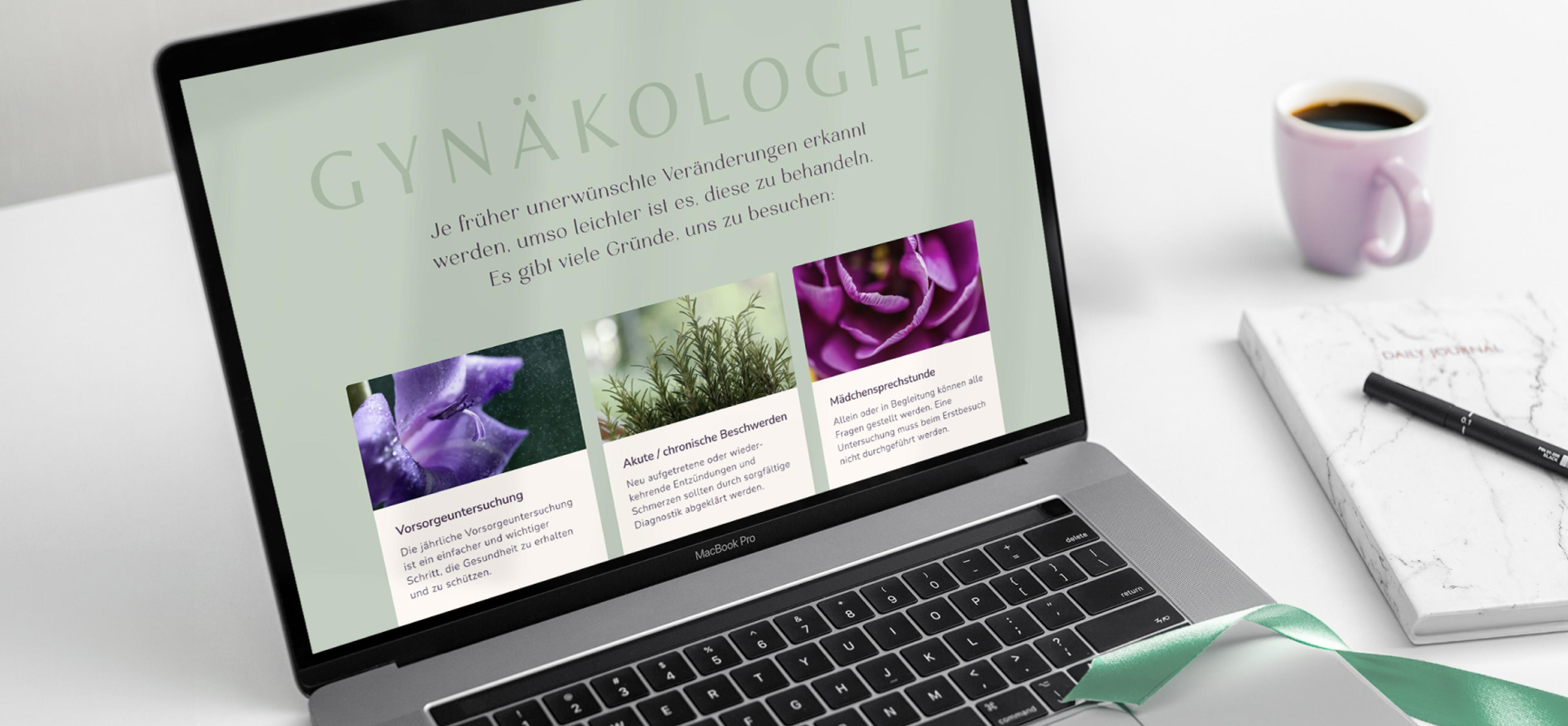 Laptop mit Website-Seite zur Gynäkologie von Dr. med. Gerhild Weiß, mit Bildern von Heilkräutern und modernen Textabschnitten.