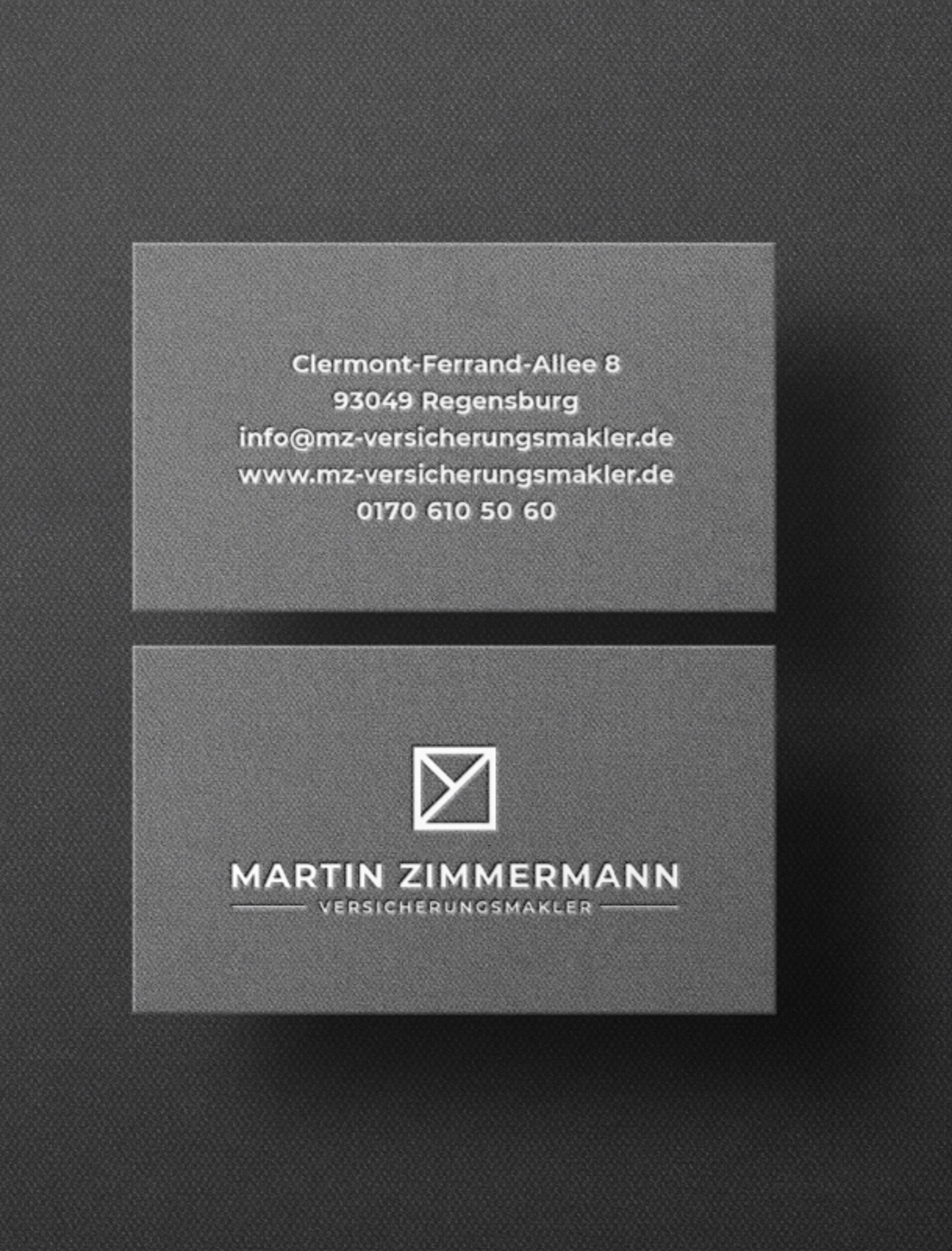 Visitenkartendesign für Martin Zimmermann, gestaltet von Unerwartet Design, mit klaren Linien und einem markanten Logo für eine seriöse Markenpräsenz.