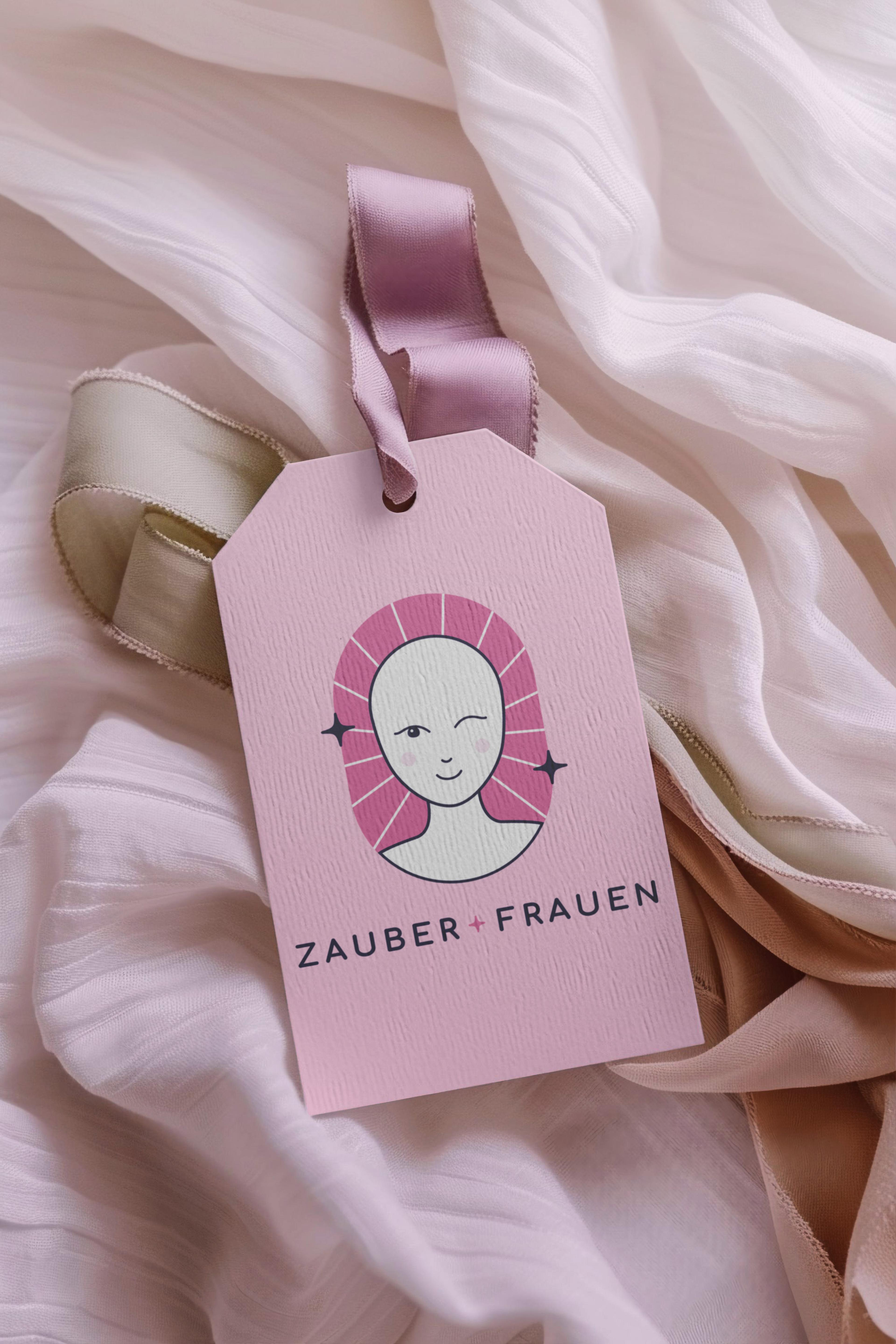 Anhängerettikett der Brustkrebshilfe mit Rosa Schleife auf Stoff von Unerwartet Design