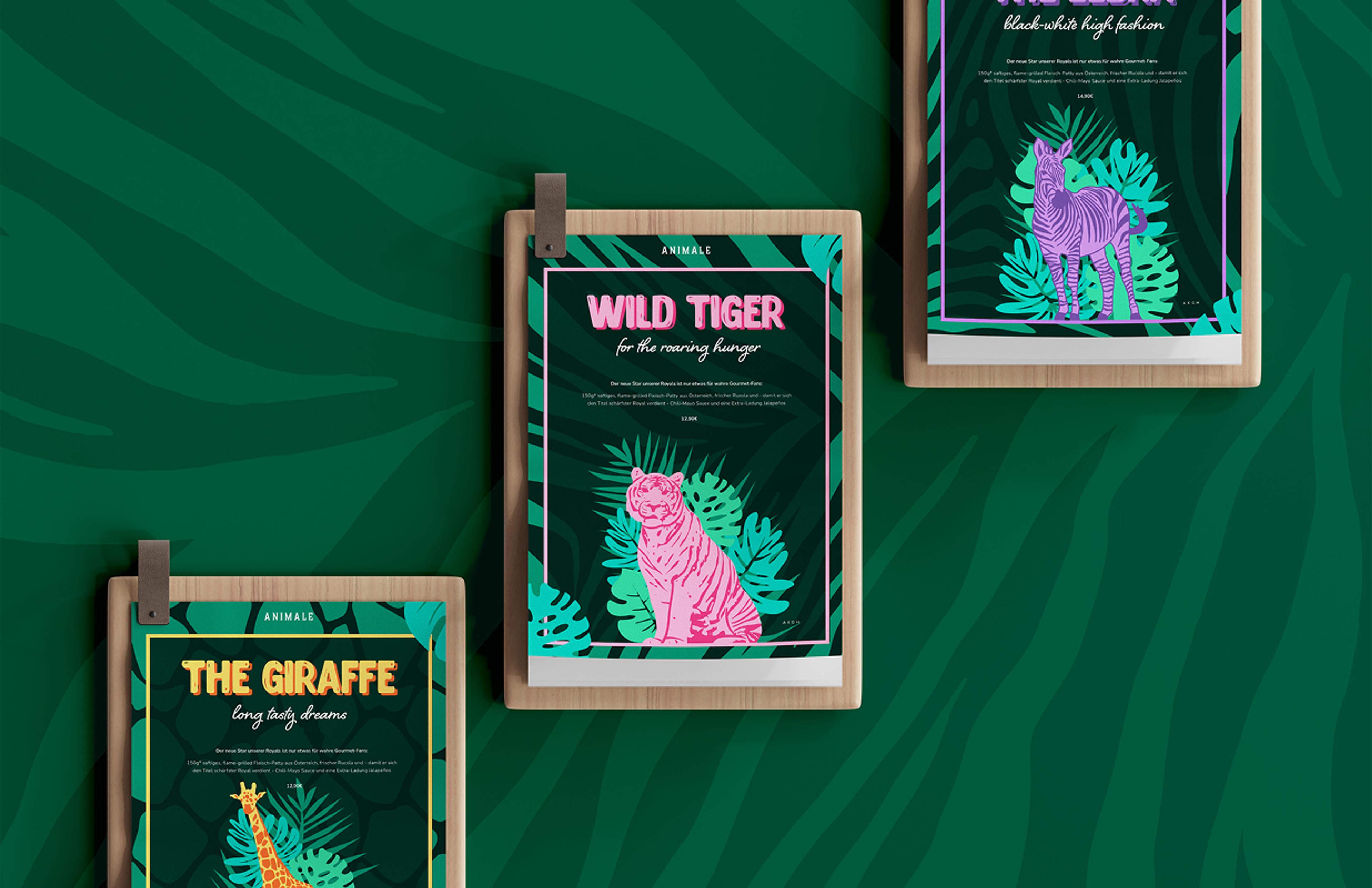 Drei Holzmenüs mit Dschungeldesign für das Restaurant Animale: „Wild Tiger“, „The Giraffe“ und „The Zebra“.