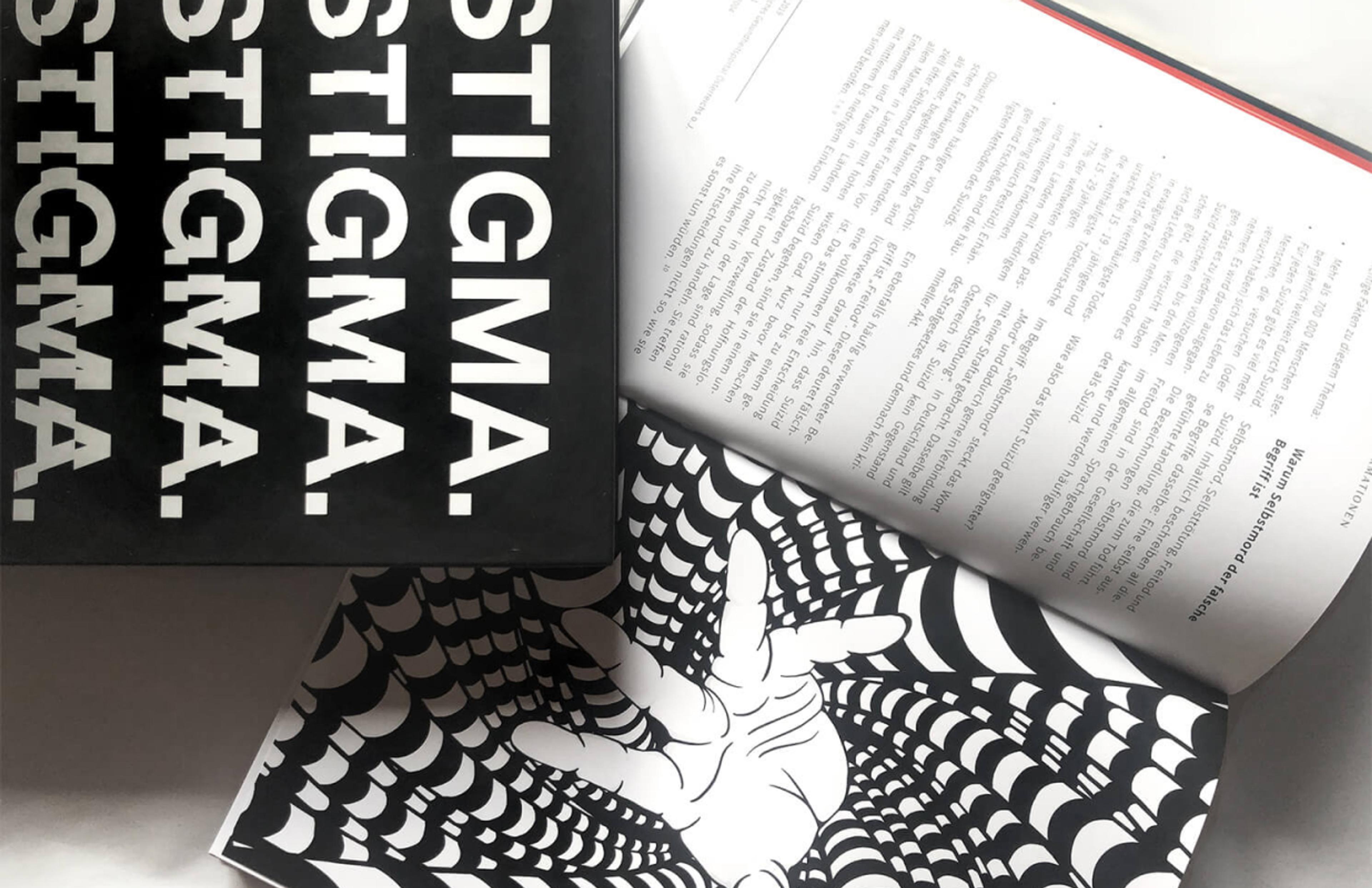 Titel „STIGMA“ in kühner, sich wiederholender Typografie, kombiniert mit einem surrealen, schwarz-weißen Illustrationsstil. Ein Beispiel für Design, das Wahrnehmung hinterfragt.