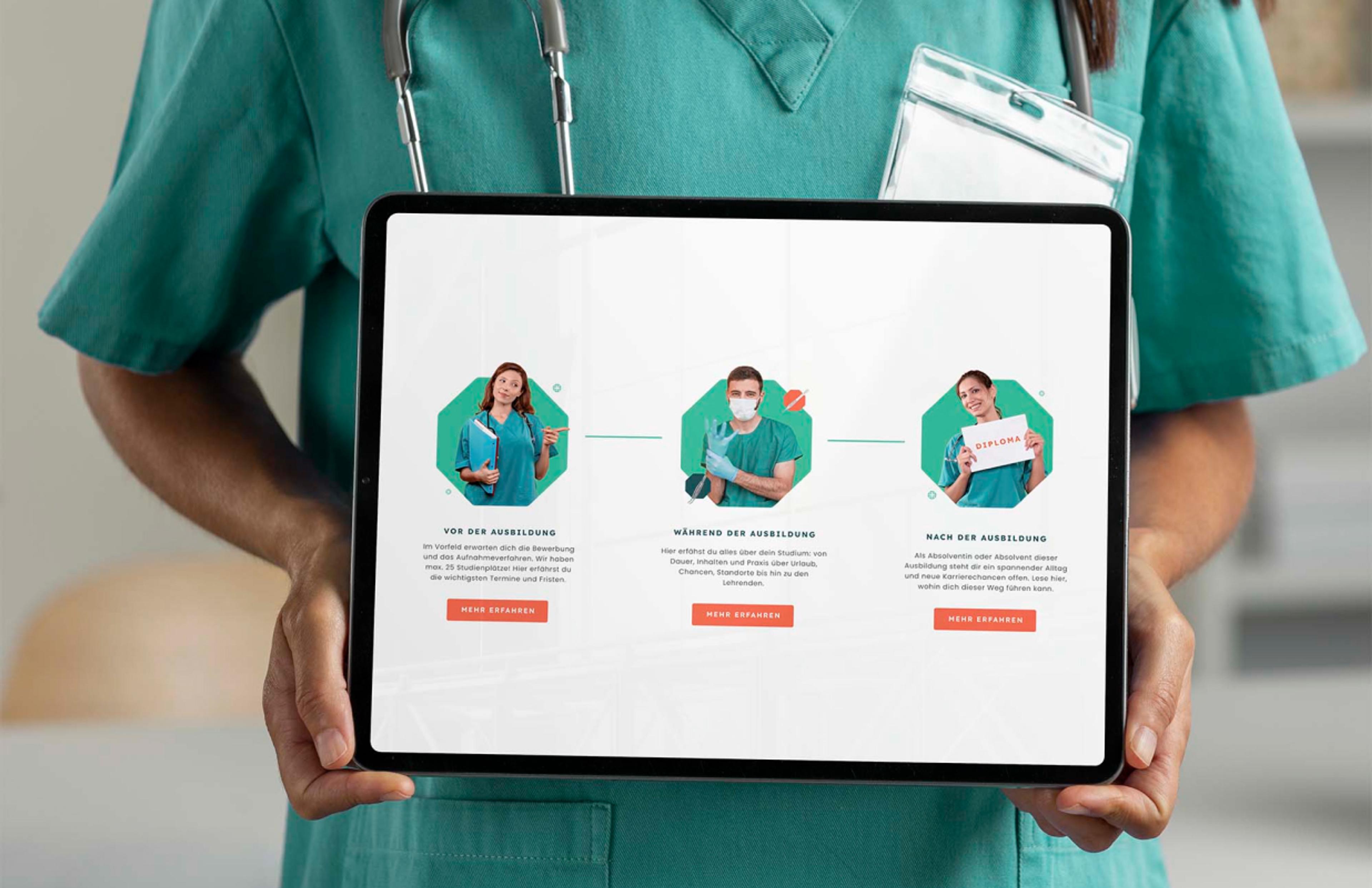 Tablet zeigt drei Schritte der medizinischen Ausbildung im MAZ. Interaktives Bildungsmarketing & Branding für Gesundheitsberufe.