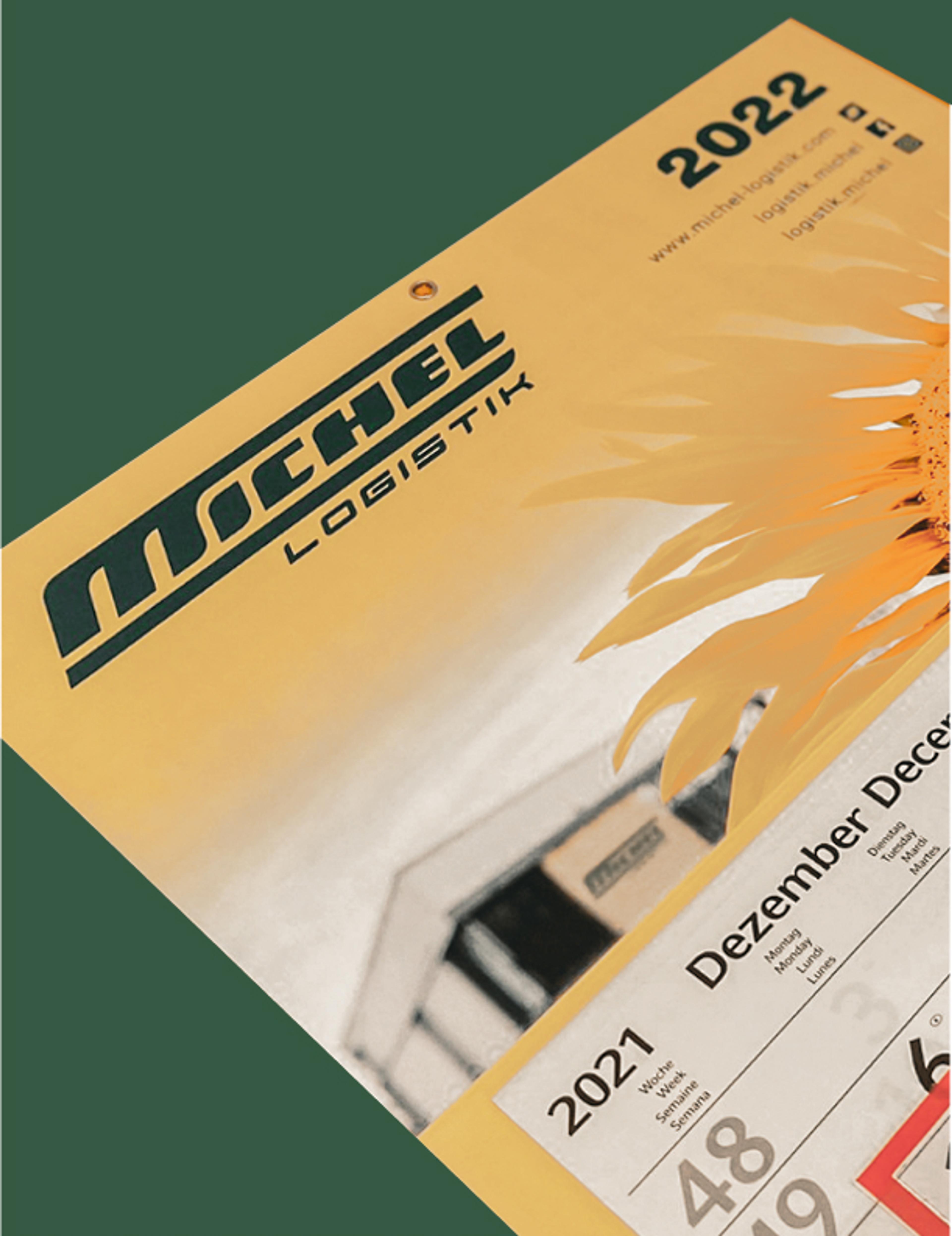 Kathrin Hegger, Michel Logistik GmbH Branding und Printdesign – Michel Logistik Kalender 2022 Detailaufnahme eines Michel Logistik Kalenders mit Sonnenblumenmotiv. Hochwertiges Printdesign und durchdachtes Corporate Design für eine moderne Logistikmarke.