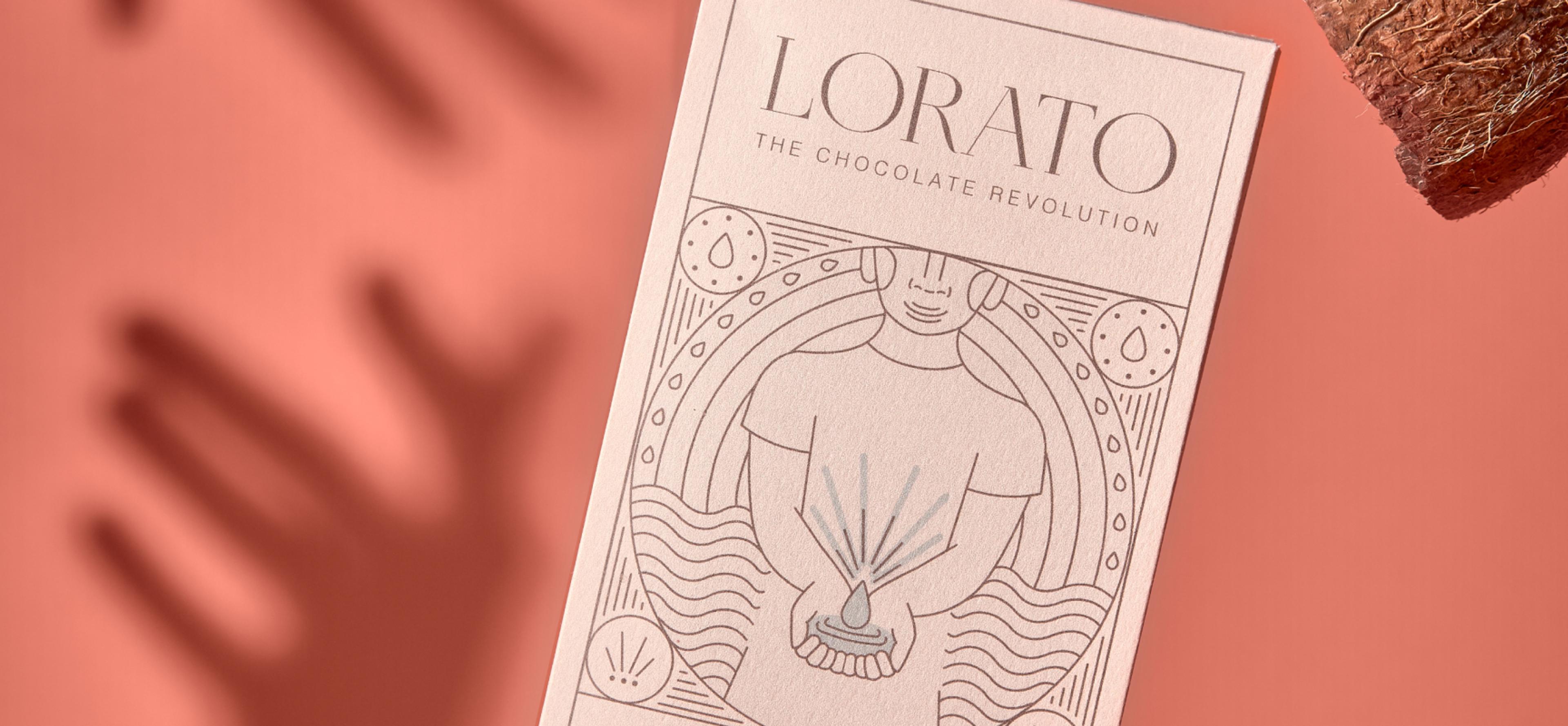 Edle Schokoladenverpackung von Lorato mit minimalistischer Linienzeichnung auf beigefarbenem Hintergrund. Nachhaltiges Design mit Charity-Fokus.