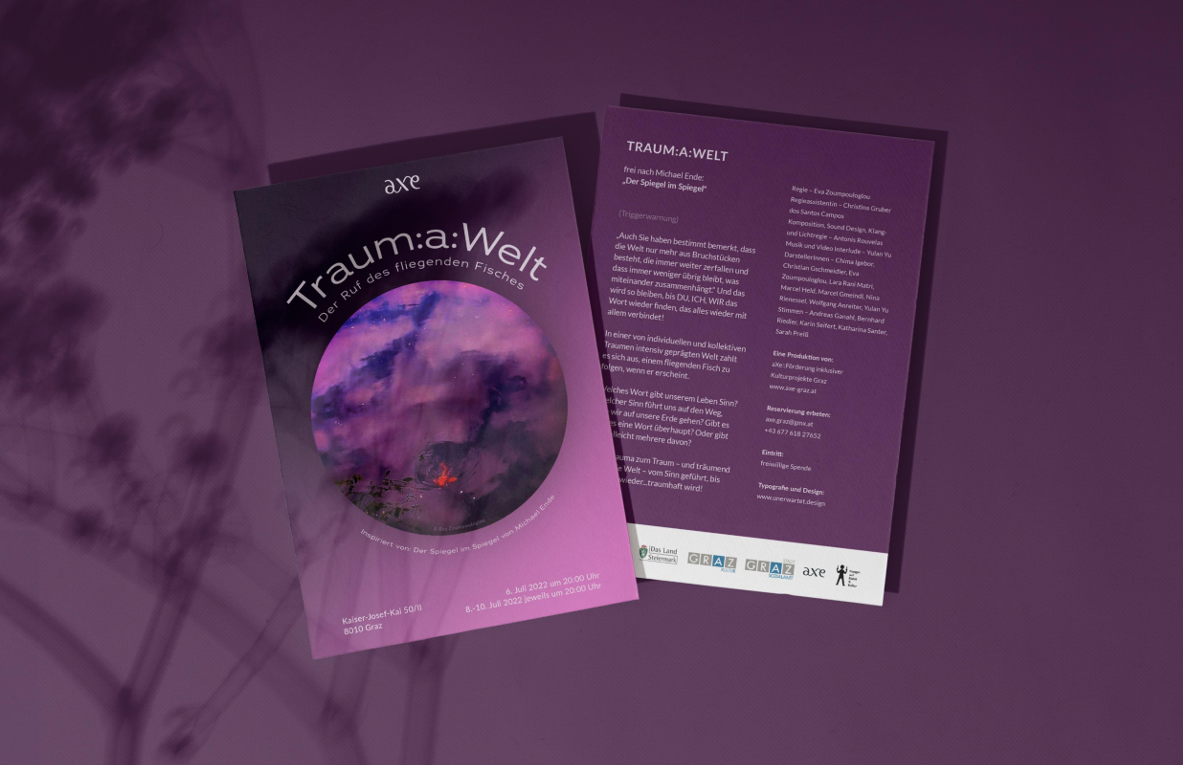 Theaterflyer "Traum:a:Welt" in Violetttönen – Violetter Flyer für das Theaterstück "Traum:a:Welt", mit einem kreisförmigen Motiv und einer poetischen Beschreibung.
