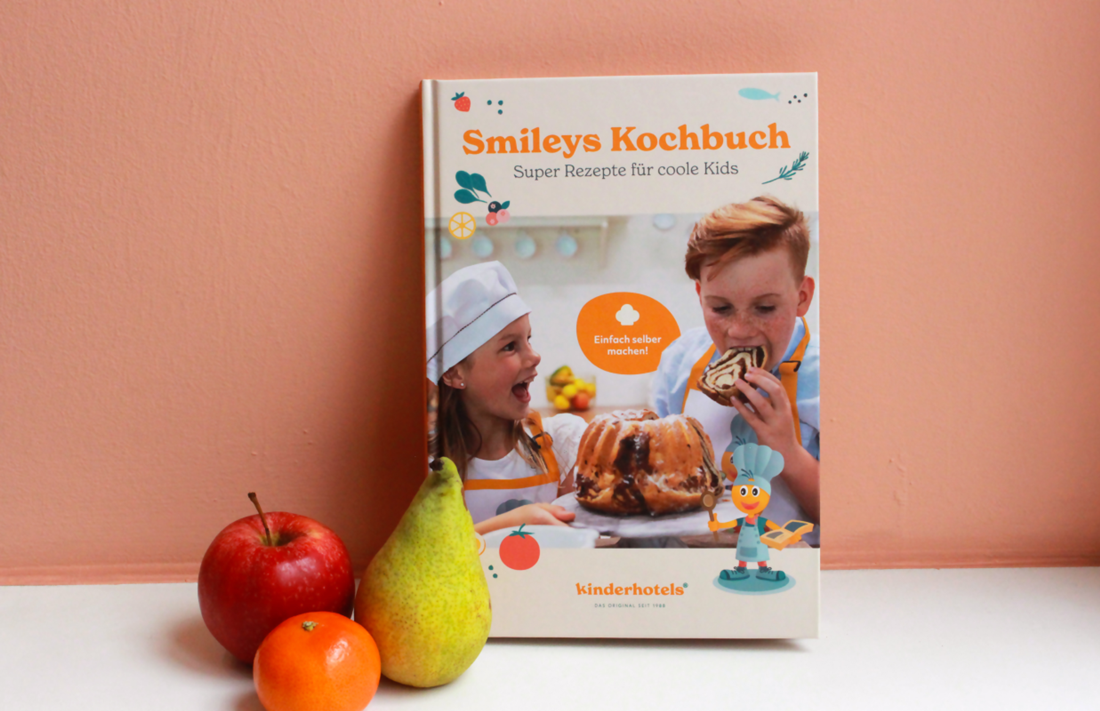 Detailaufnahme der liebevoll illustrierten Seiten im Kochbuch der Kinderhotels, gestaltet von Unerwartet Design.