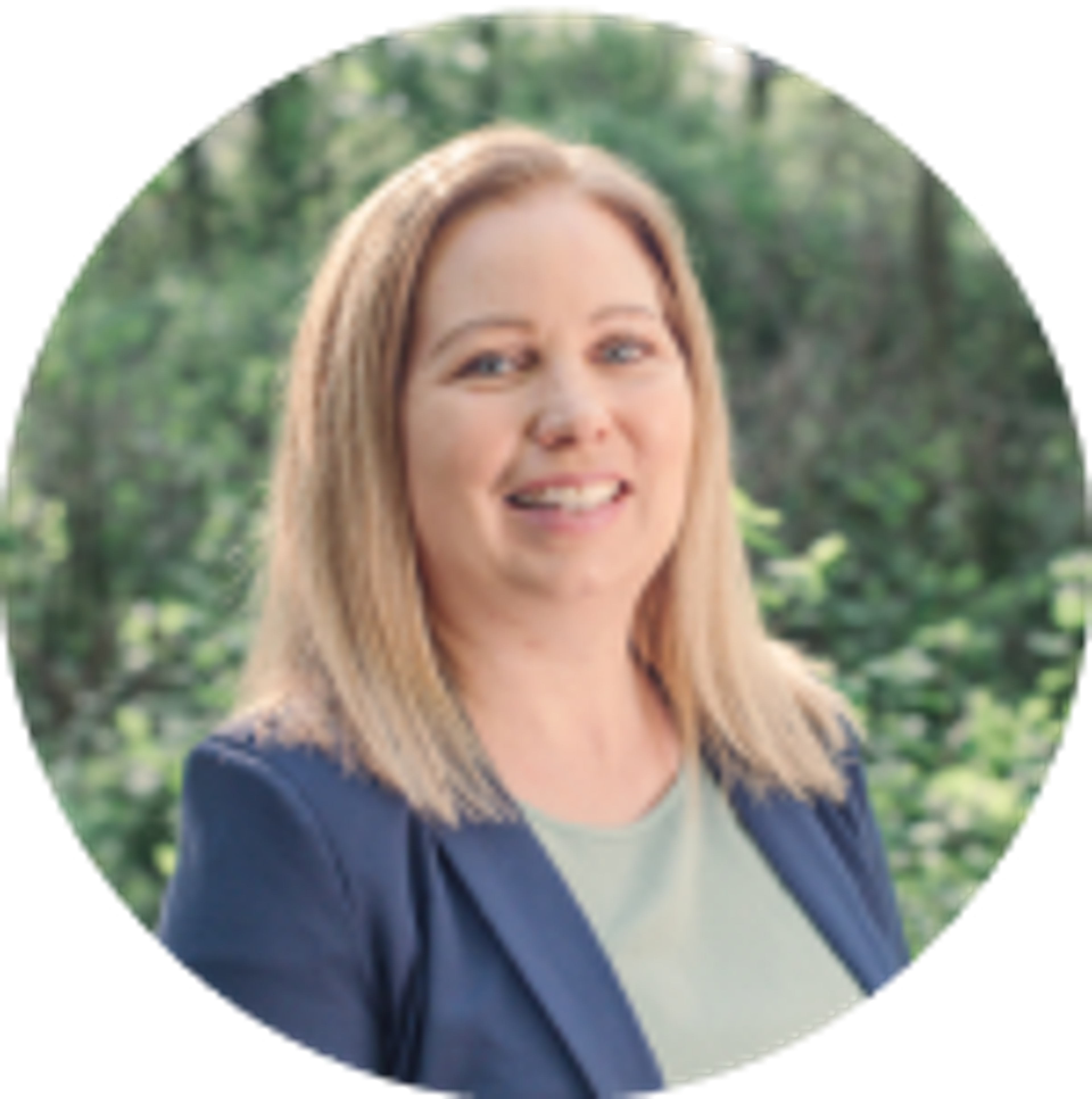 Ijob Brandstätter Portrait von Dr. Gerhild Weiß in Graz, mit harmonischen Farben und einem natürlichen Hintergrund, gestaltet von Ijob Brandstätter und abgestimmt mit Unerwartet Design.