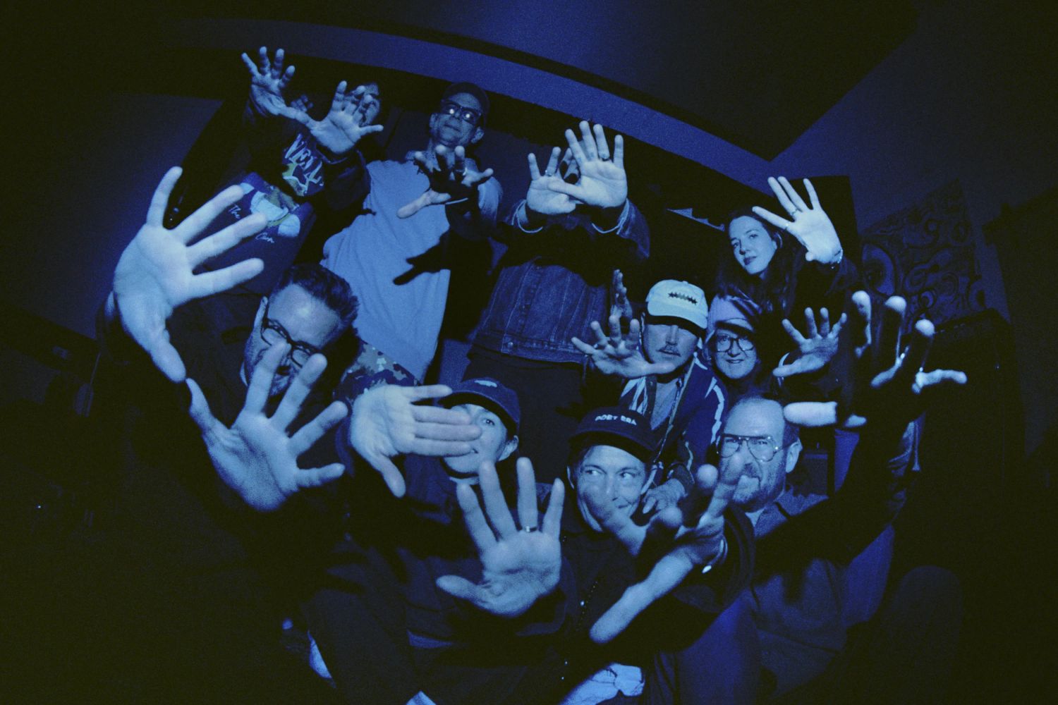 BSS-HandsBlue (1)