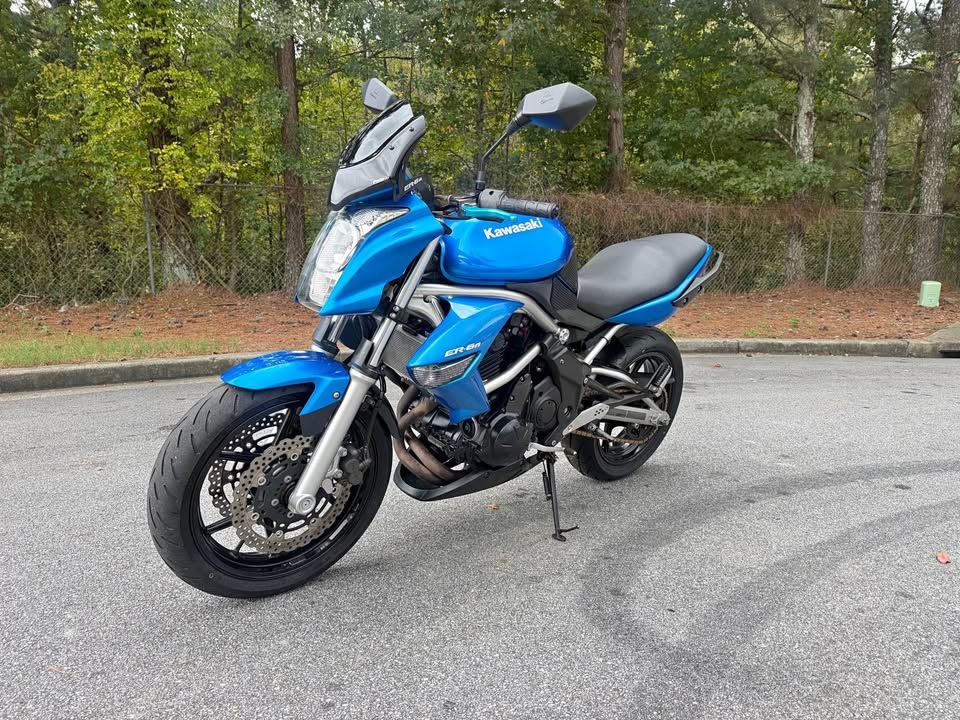 2009 Kawasaki ER-6n — front three-quarter view from the left