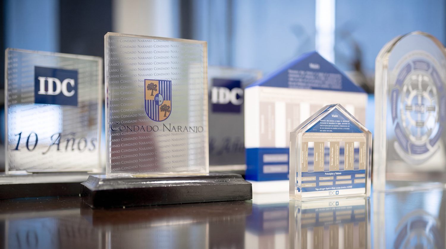 IDC recognitions and mandates in acrylic awards