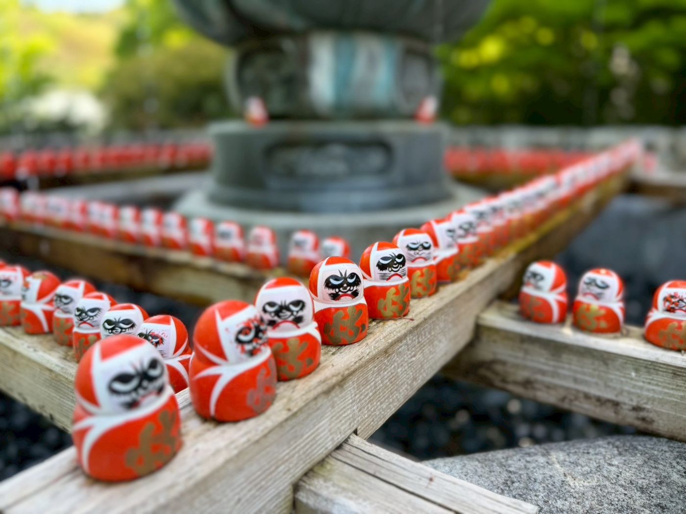 近距離特寫——每一尊的表情都略有不同,仔細看很療癒