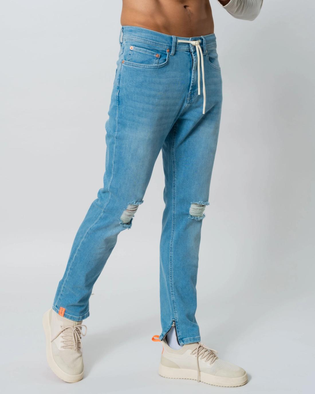 The Jeans With c'est normal - Around