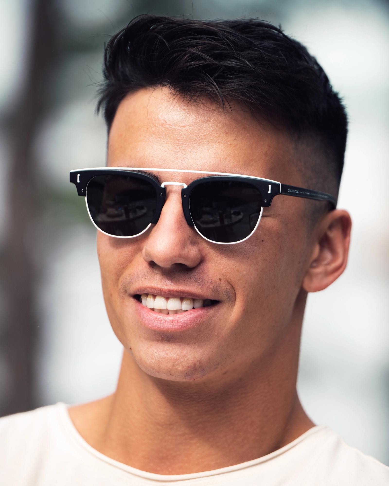 J90 | c'est normal - Around here.