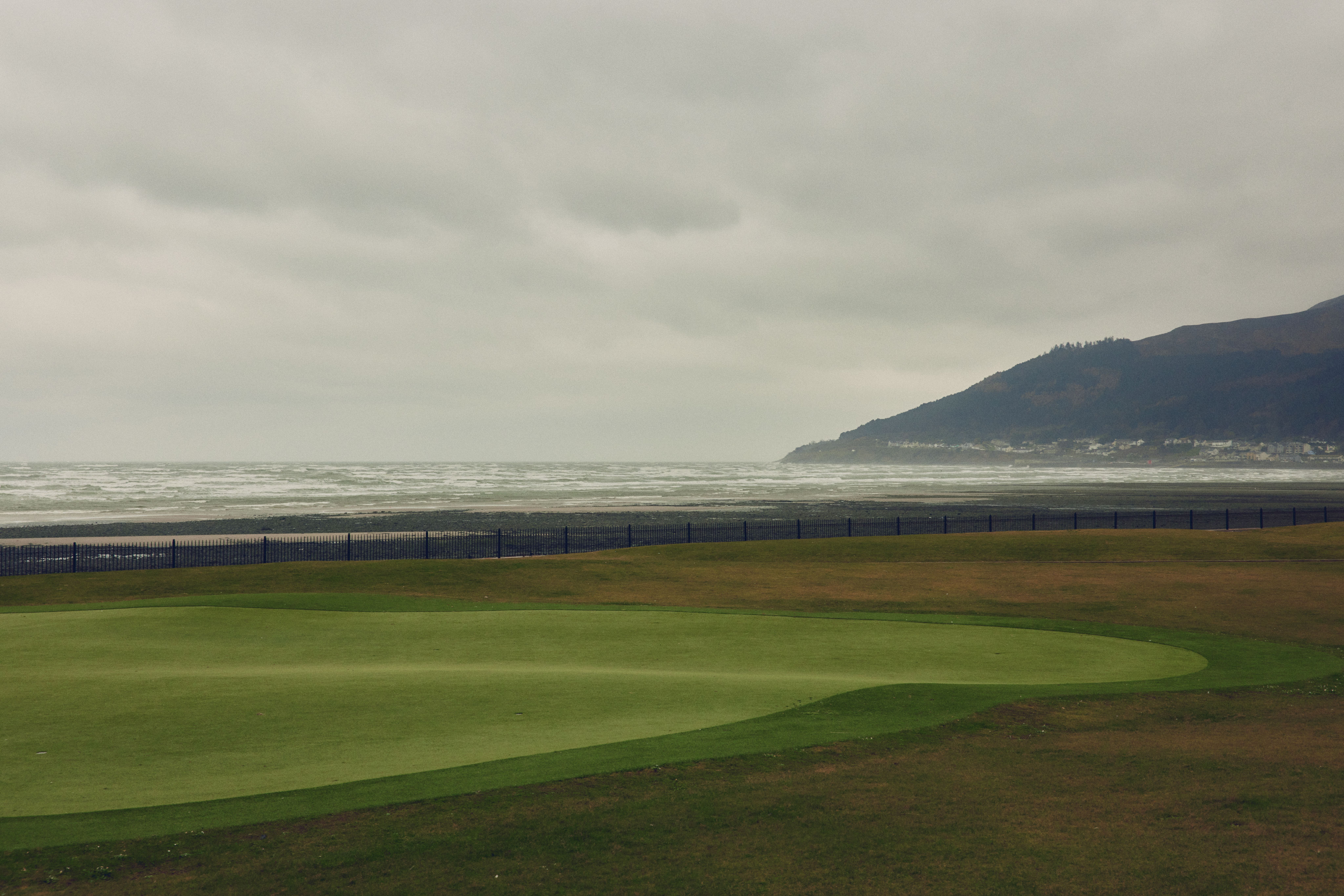 Tackle the Gales of the World's Coastal Courses