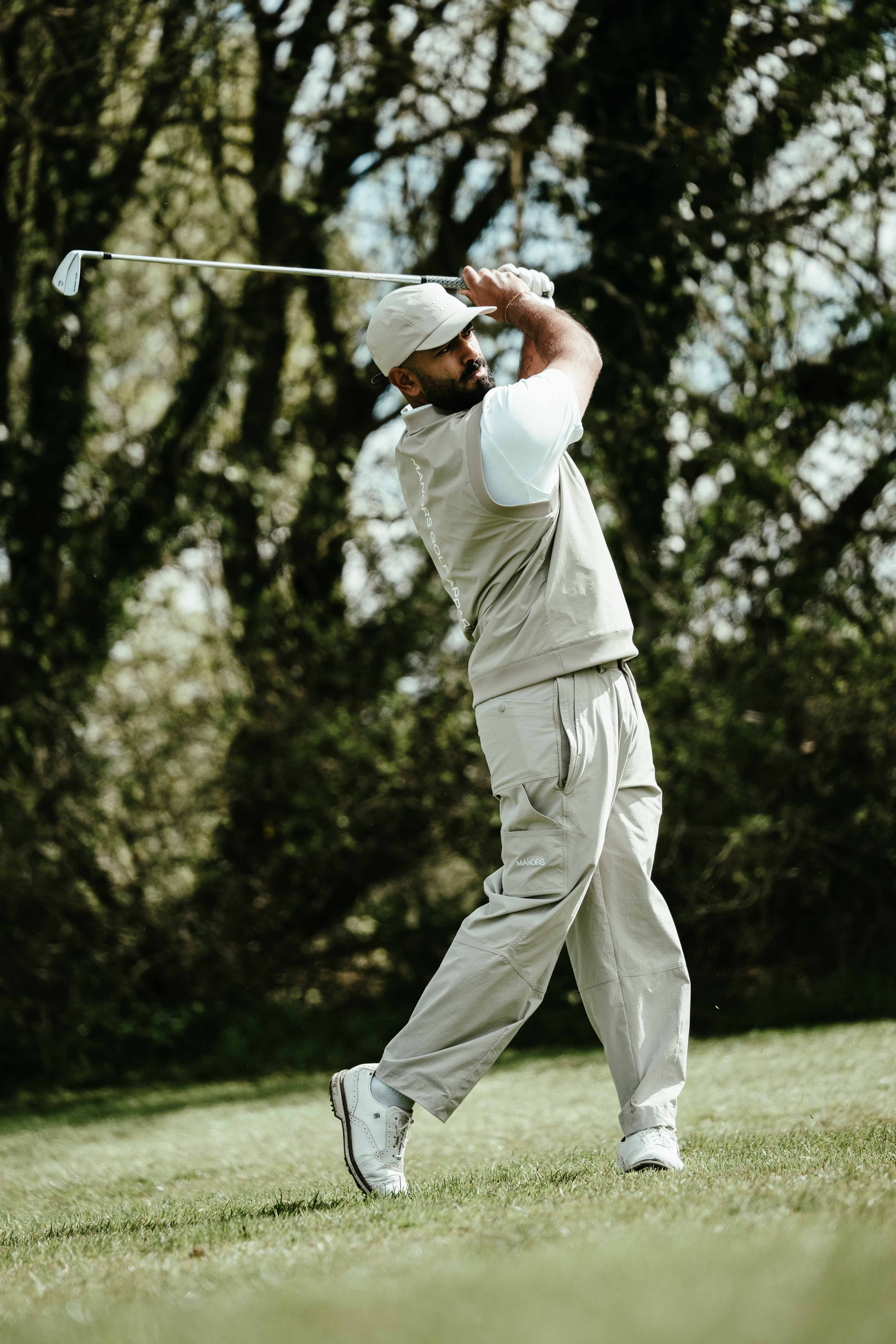 Reversible V-Neck Vest | Manors Golf