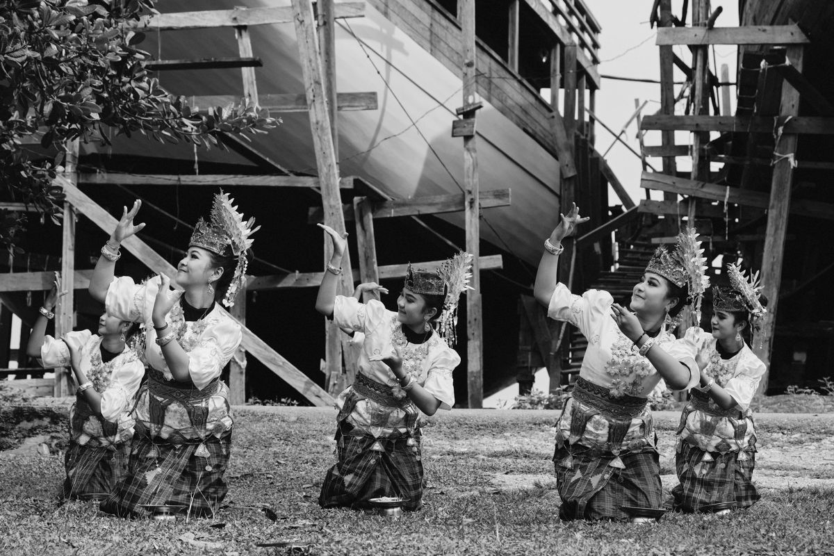 People doing a traditional dance