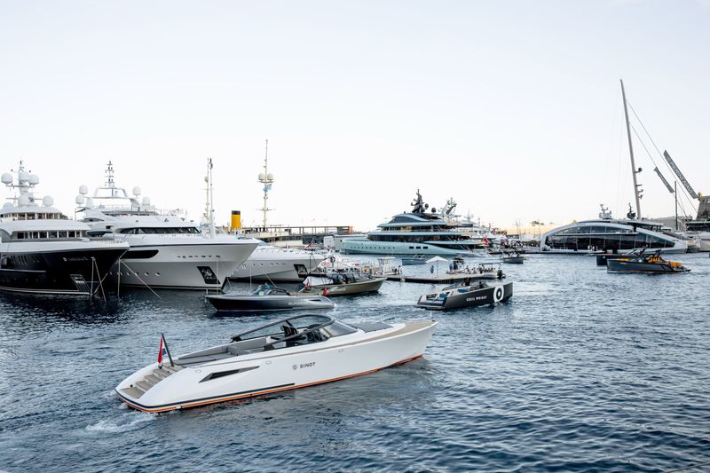 The Armada Club: Yacht Fleet Access for Dining & Business