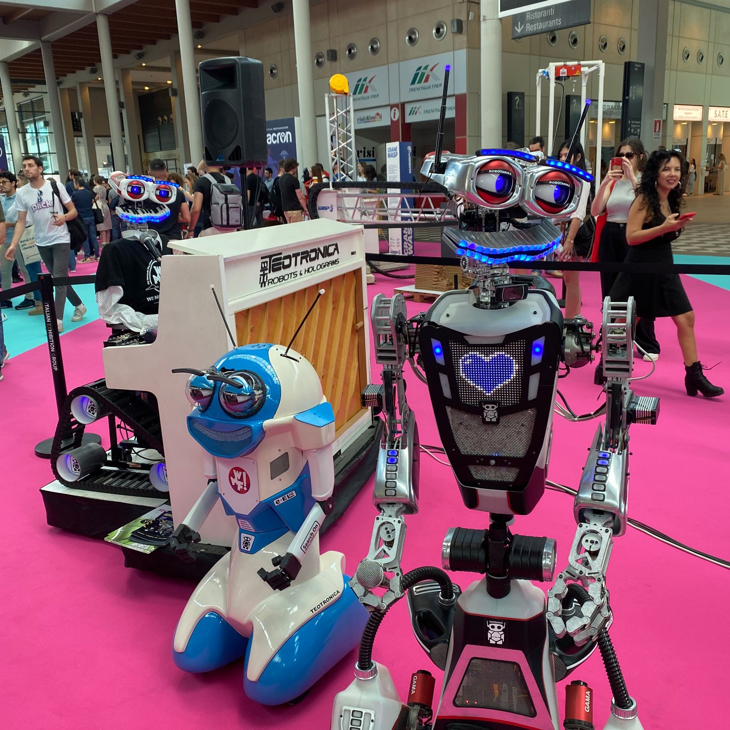 esposizione robot evento We make future
