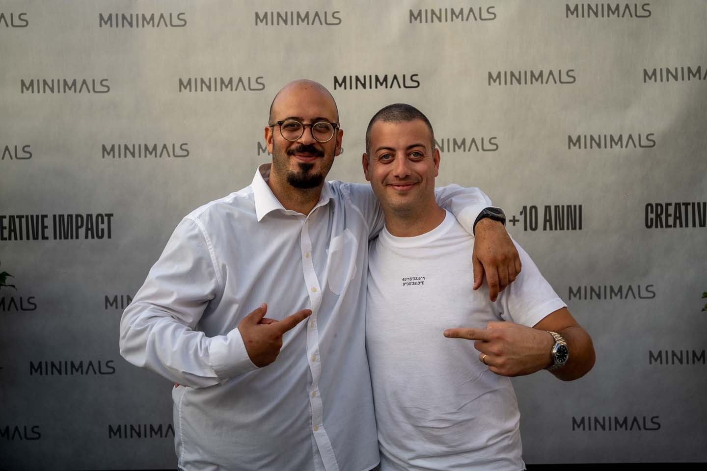 Emanuele Carelli insieme agli ospiti all'evento Minimals +10 Anni