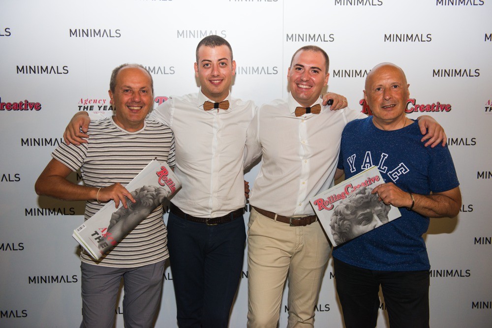 foto con gli ospiti di Minimals per l'evento