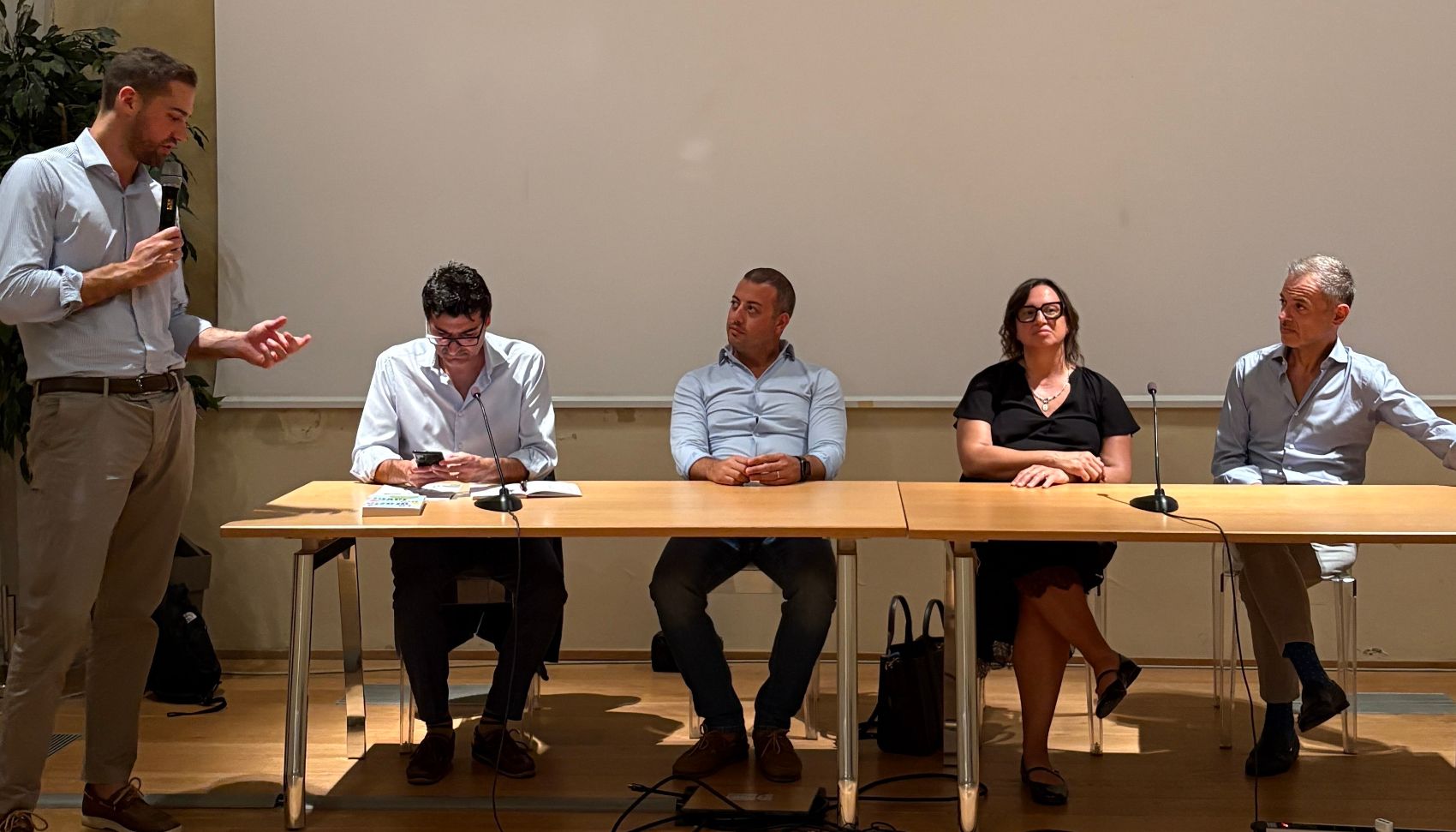 conferenza il senso del lavoro lodi minimals