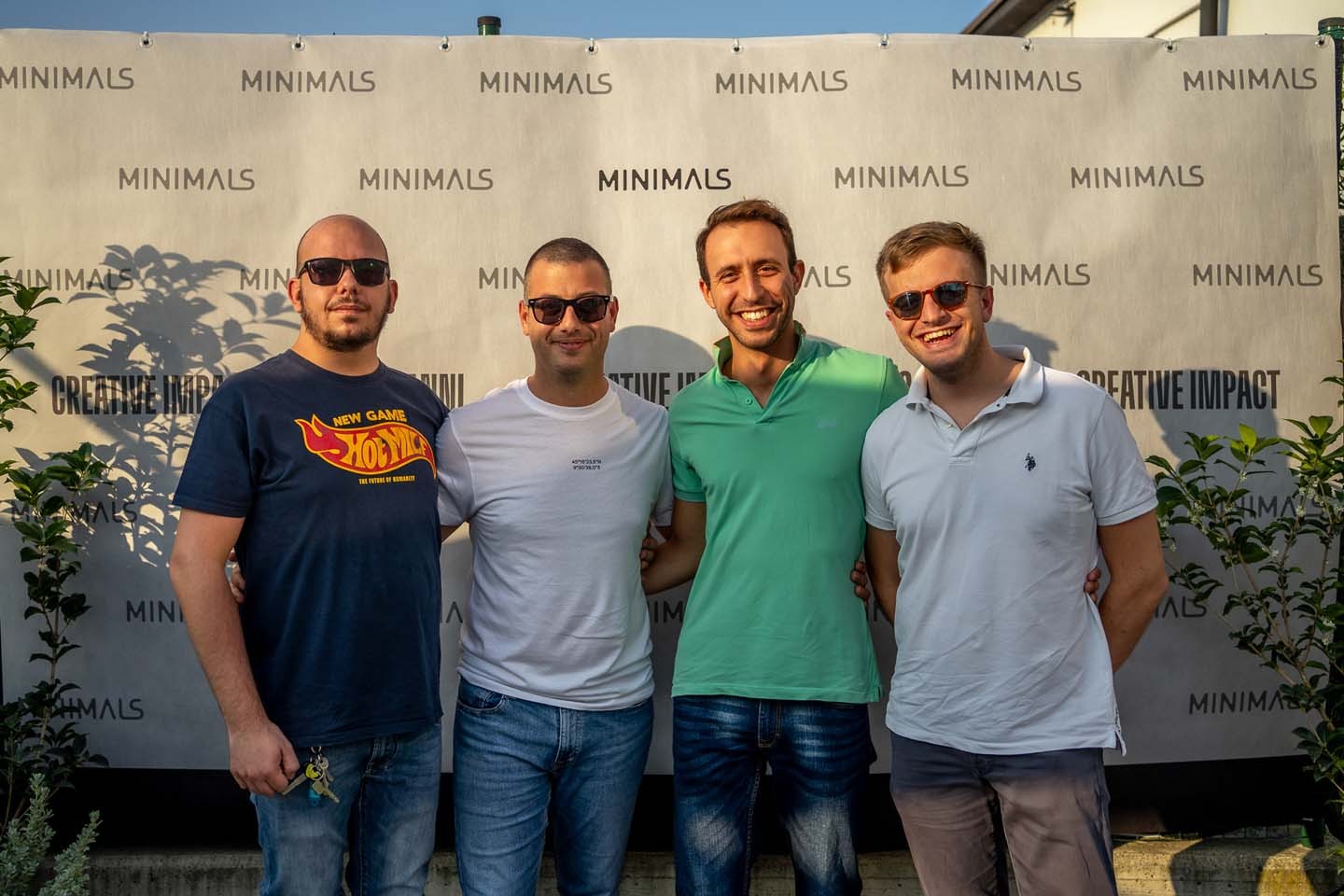 Foto ricordo di gruppo degli ospisti dell'evento di Minimals +10 anni