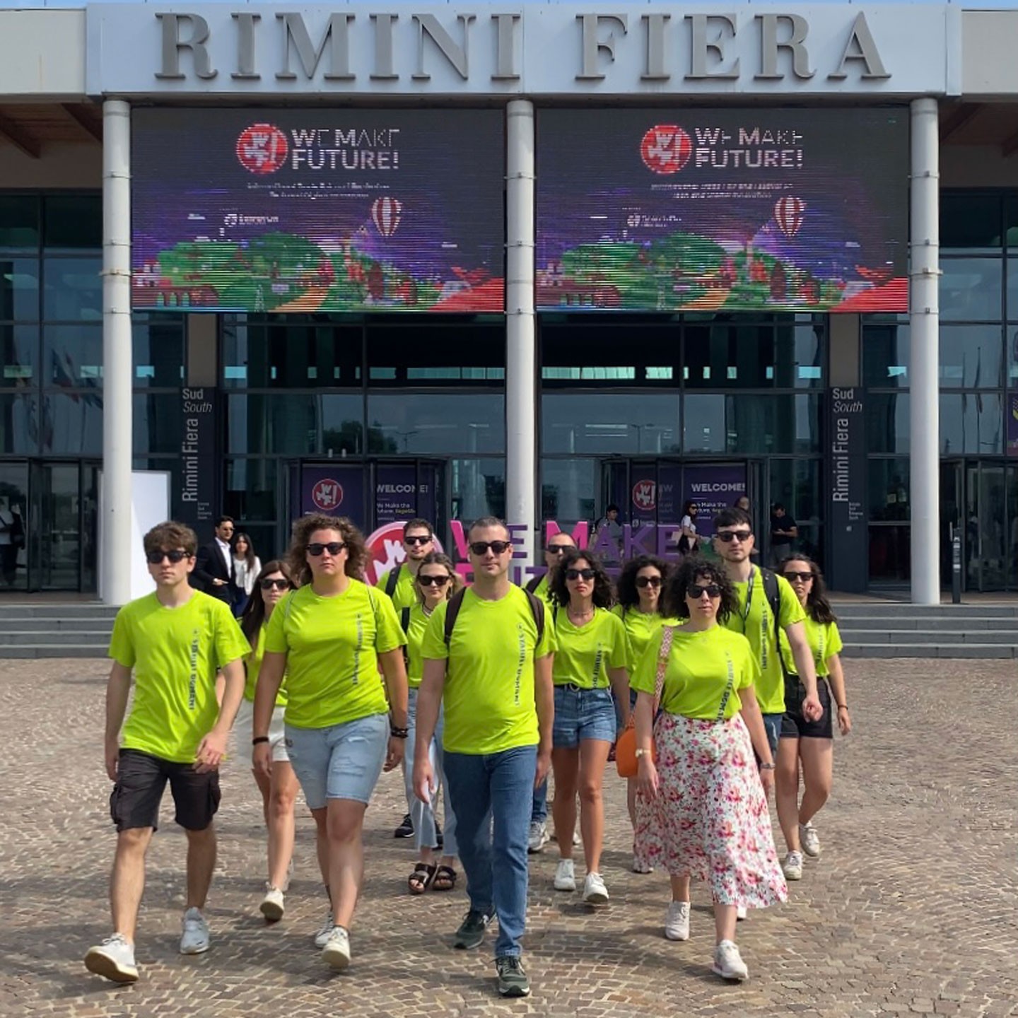 foto Team Minimals della location fuori l'evento di we make future