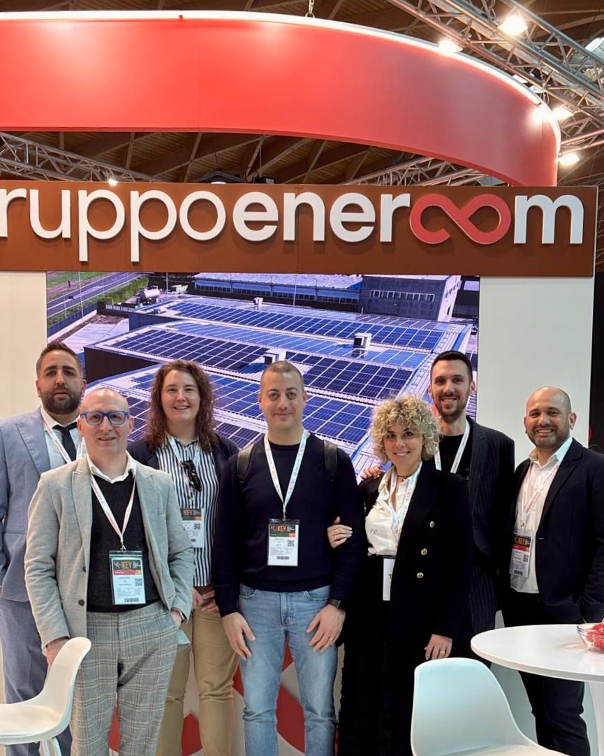 Scatto ricordo del team Minimals e il Gruppo Enercom alla fiera KEY Energy.