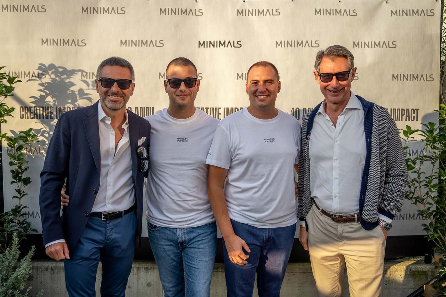 Stefano e Emanuele insieme agli ospiti all'evento Minimals +10 Anni.