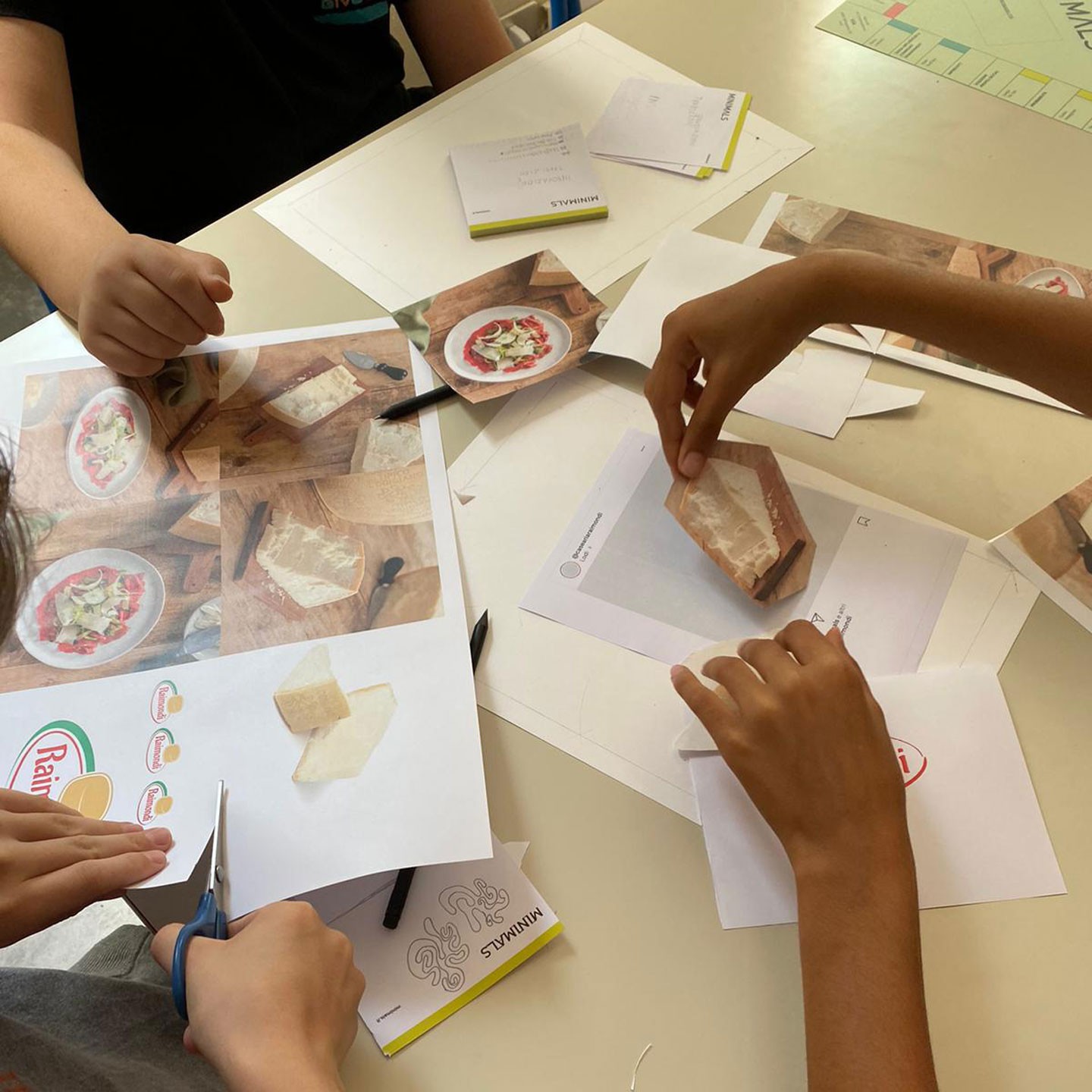 laboratorio creativo all'istituto comprensivo F.Cazzulani di Lodi