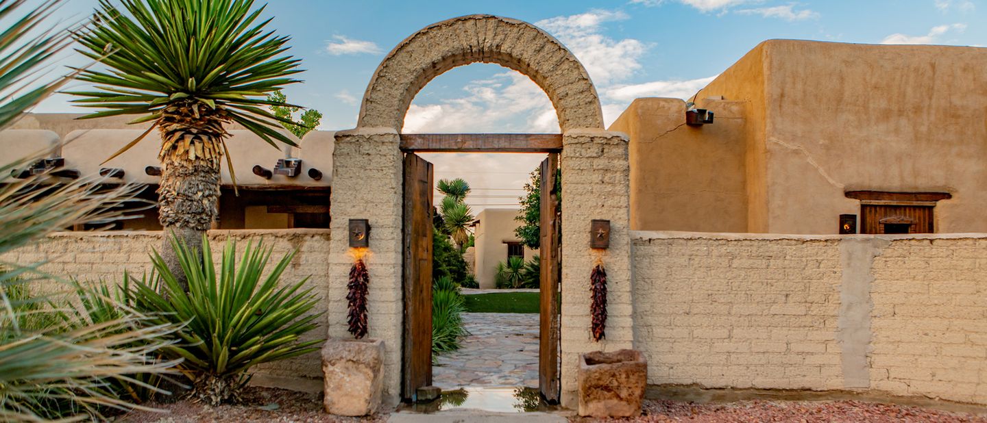 Photo of entrance to Gage Hotel's Los Portales