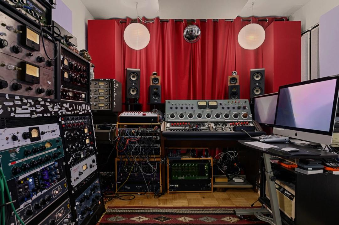 Electric Deluxe Featured Image